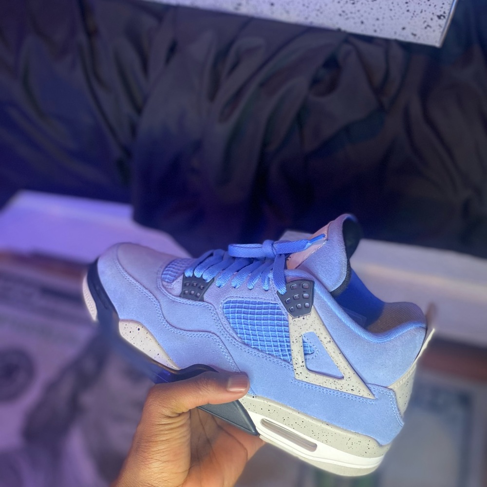 Jordan 4 Retro University Blue